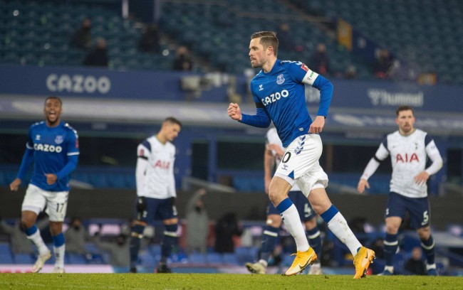 会报道中的 会报道中的